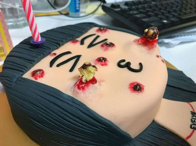 In Malaysia, cakes are baked on which you can squeeze ... pimples! Do you need a tin tag?) - Cake, Acne, Ugh, Perverts, From the network, Longpost