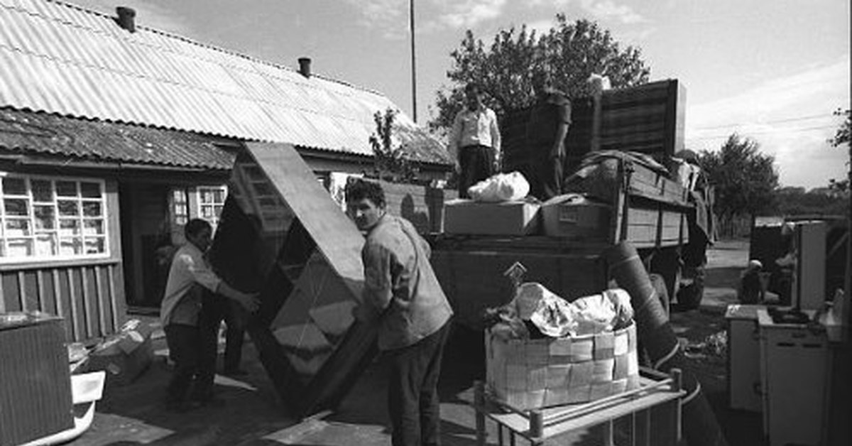 Город припять эвакуация. Припять эвакуация 1986. Припять эвакуация людей 1986. Чернобыль эвакуация Припяти.