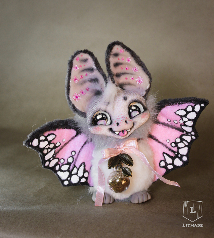 Bat or Butterfly? Have a positive week, you ^.^ - My, Litmade, Butterfly, Bat, Polymer clay, Handmade, Author's toy