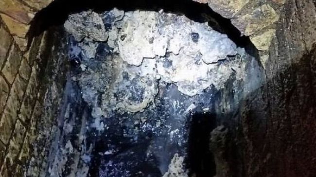 Giant fatberg recovered from sewers in London - London, Sewerage, Blockage, , Longpost