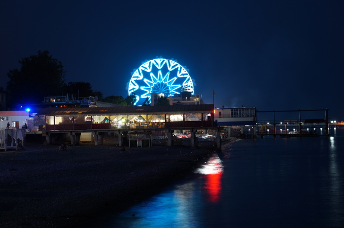 Ferris wheel. - My, Night, Walk, Sea, Black Sea, Lazarevskoe, Ferris wheel, Lights
