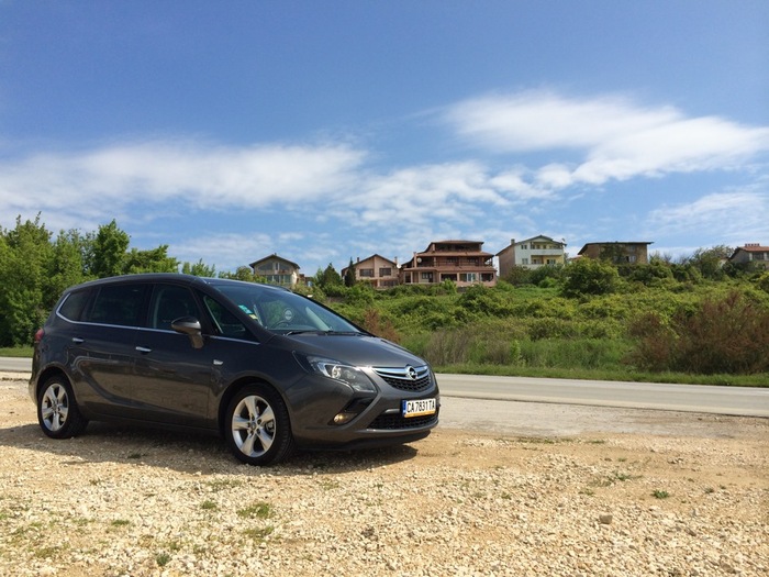 Special correspondent Jeremy Clarkson - Vauxhall Zafira 1.6 diesel. - Bono, U2, Jeremy Clarkson, , Translation, Minivan, Humor, Longpost