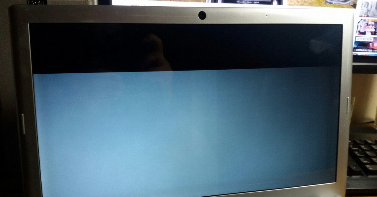 Пол экрана черное. Acer v5-571g матрица. Acer v5-571 матрица. Черная полоса на экране ноутбука. Серые полосы на мониторе.