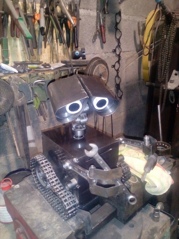 hobby welder - Hobby, Welder, Chappie, Wall-e, Longpost, Not mine