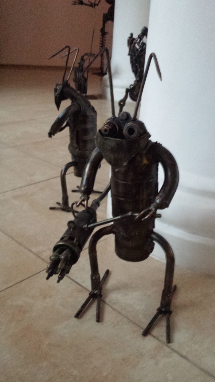 These cute fighting cockroaches were created by our local craftsman from scrap metal. Serious guys turned out. - Blacksmith, My, Art scrap metal, Metal products, Straight arms