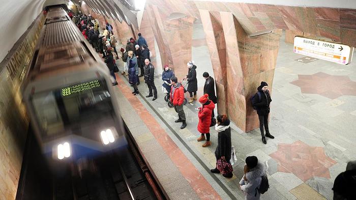 Passengers are protected. - Society, Russia, Metro, Safety, Power, Law, Order, Izvestia newspaper, Longpost