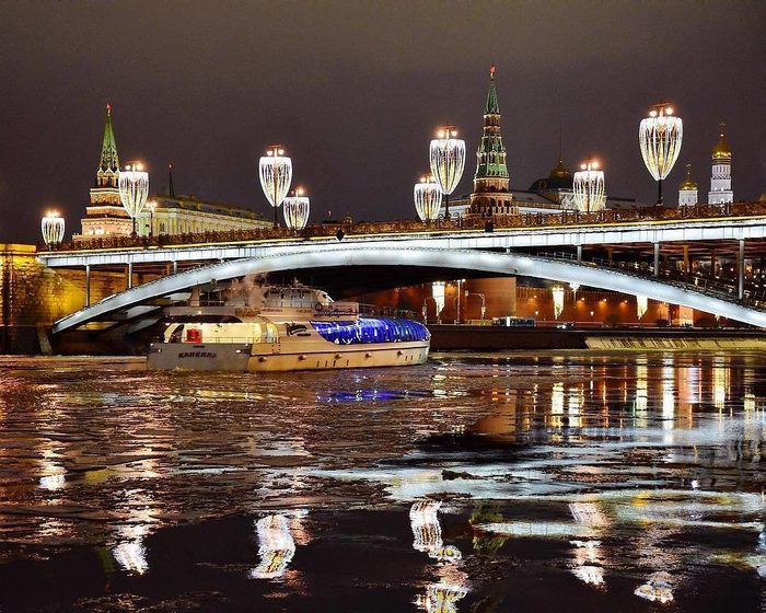 Wine glasses splashed on the Bolshoy Kamenny Bridge! - Moscow River, Moscow, Moscow at night, Evening Moscow, The photo