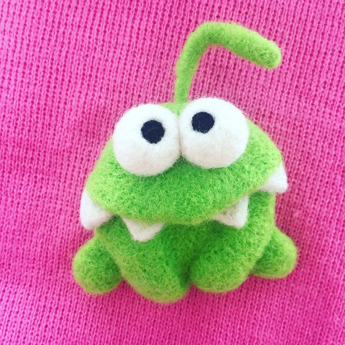 Brooch Om Nom (Om Nom) - My, Needlework without process, Om-Nom-nom, Omnomnom, Brooch, Dry felting, Frogs, Hobby, Copyright, Longpost