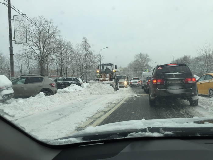 One of the methods of dealing with traffic jams. - My, Snow removal, No traffic jams, Auto