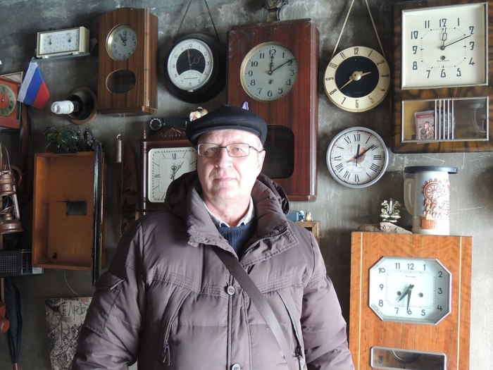 To recover from a stroke, a Chelyabinsk citizen repaired a hundred clocks with a pendulum - Chelyabinsk, Clock, Watchmakers, Engineer, Longpost