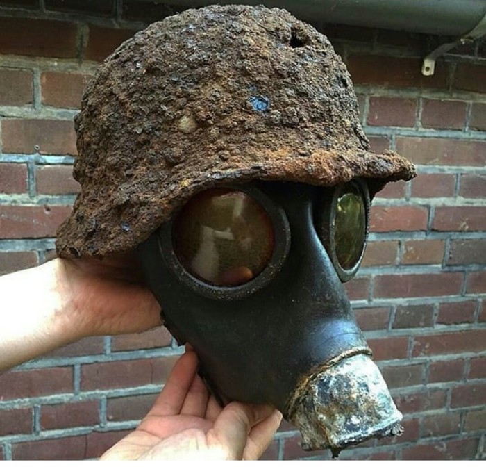 Digging - Helmet, The Second World War