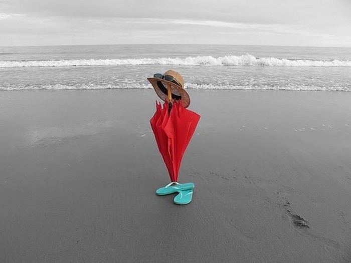 stranger in red - The photo, Sea, Umbrella, Shore, In Hat