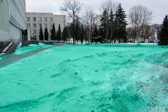 In Minsk, the snow was painted green. What for? - Republic of Belarus, Minsk, PR, Longpost