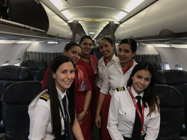 Not at all scary .... Ordinary crew - Airplane, civil Aviation, Crew, Female, The photo, Women
