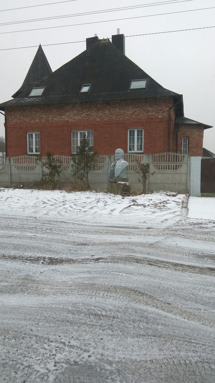 Somewhere in Kaliningrad... - My, Lenin monument, Suddenly, Kaliningrad, Longpost