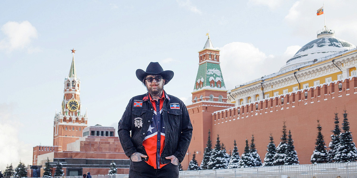 Россия всех сделала. Москва глазами иностранцев. Москва глащи иннострцнцев. Россия глазами иностранцев. Москва глазами американца.