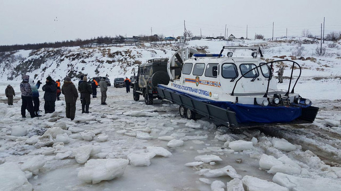 In pursuit of a cucumber-scented fish... - Magadan, Smelt, Winter fishing, Video