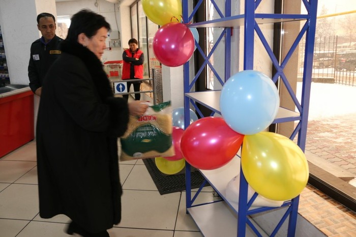 SHELVES OF GOOD APPEARED IN SUPERMARKETS OF ALMATY REGION IN KAZAKHSTAN - Good news, Charity