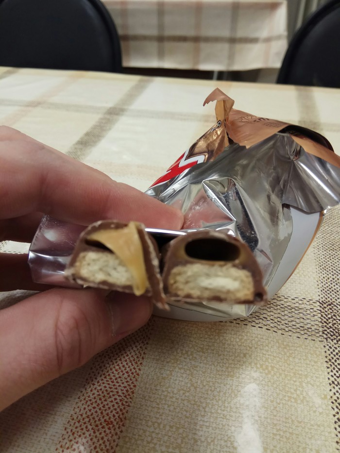 какая палочка твикс вкуснее левая или правая