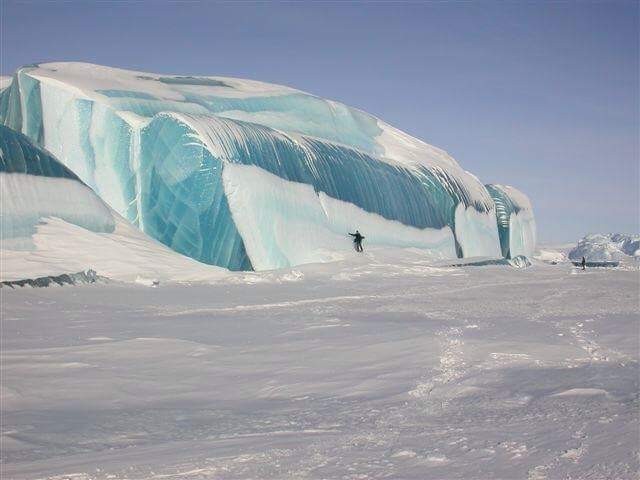 Ледяная волна на озере Гурон, Мичиган