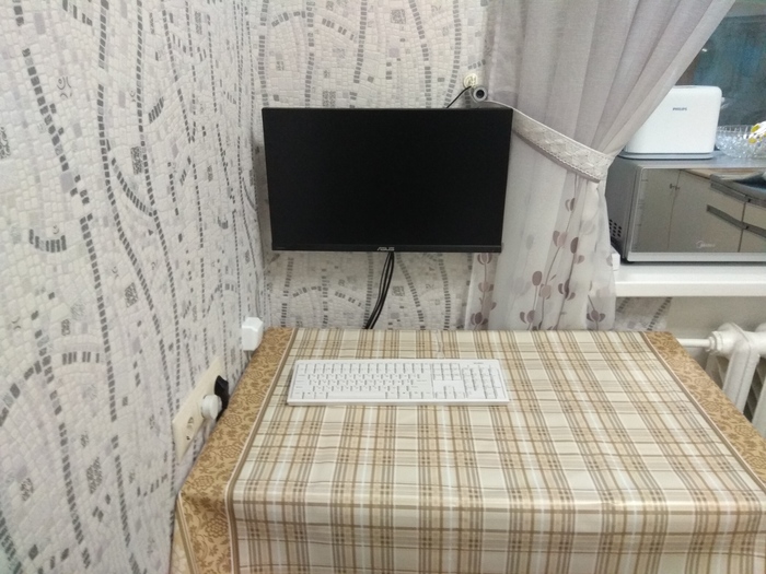 Вынос кнопки включения системного блока, если системник находится на расстоянии от рабочего места Компьютер, Модернизация, Очумелые ручки, Расположение компьютера, Дублирование кнопки включения, Длиннопост