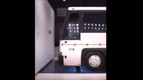 Краш тест автобуса
