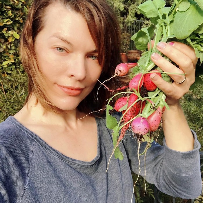 Milla Jovovich and radish - Radish, Root crop, The photo, Actors and actresses, Milla Jovovich, Vegetables