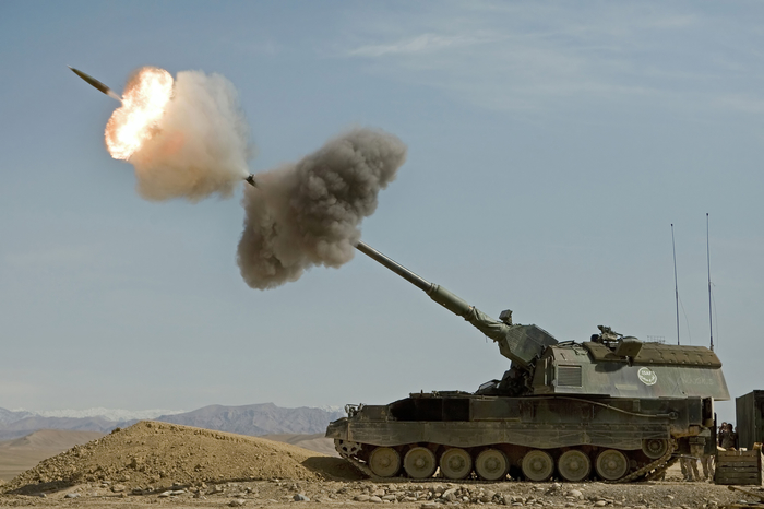 Self-propelled howitzer PzH 2000 - Howitzer, Army, Sau, 