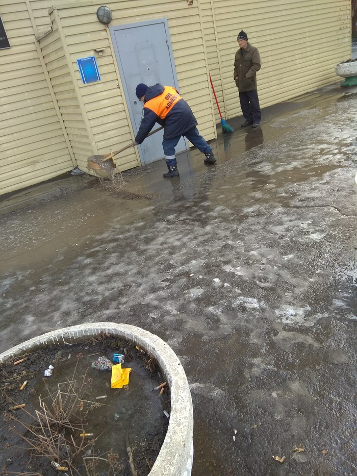 Spring came. - My, Spring, Street cleaner, Puddle