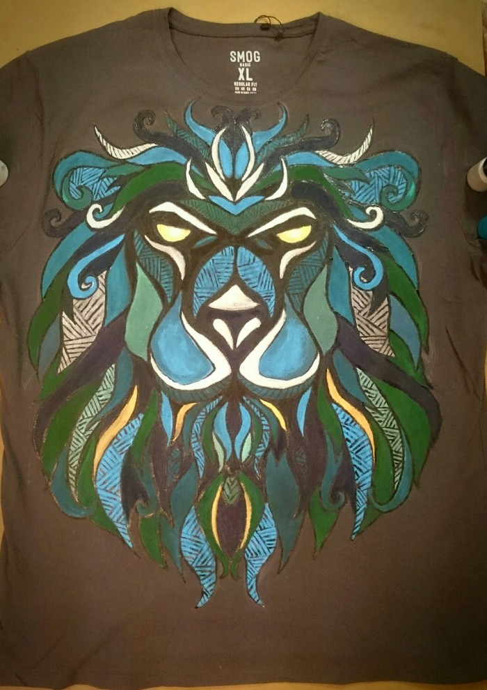 Painting on fabric - My, Acrylic, Painting on fabric, a lion, T-shirt