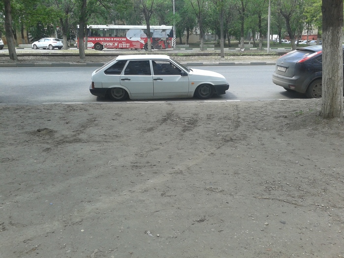 We don't need roads where we're going! - My, Назад в будущее, Air suspension, Car, The photo