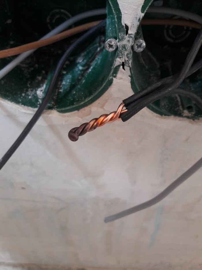 Fellow electricians, is there a standard for the length of the twist before welding? - My, Electrician, Twisting, Welding