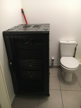 Roskomnadzor will not reach - Toilet, Server