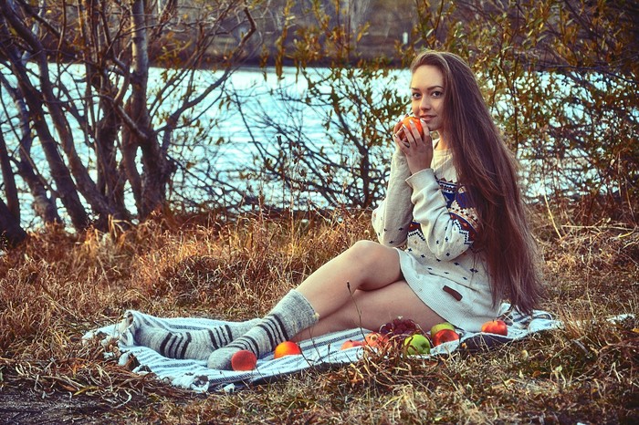 Taya. - My, PHOTOSESSION, Beautiful girl, Kamchatka, Lake, Autumn, Beautiful, Apple, Nikon