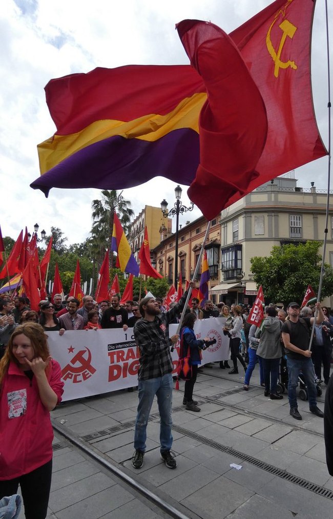 1 мая 2018. Европа. [1] - 1 мая, Красный первомай, Фотография, Великобритания, Франция, Коммунизм, Польша, Политика, Длиннопост