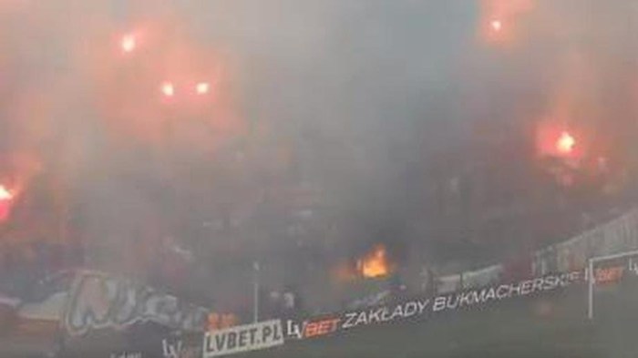 Polish FC fans accidentally burned their banner with the words WE WILL NEVER BURN - Irony, Football, Poland, Fire