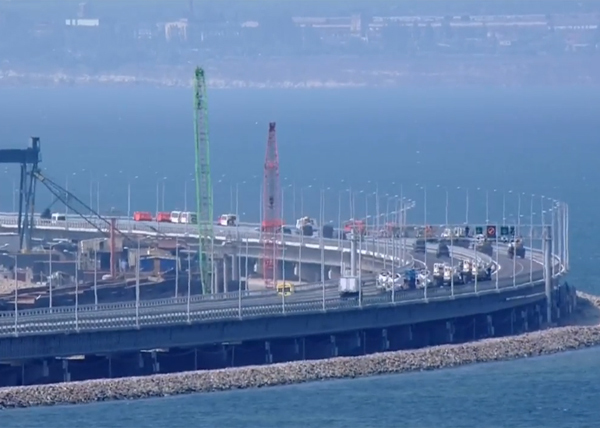 Putin drove across the Crimean bridge in 16 minutes - Vladimir Putin, Crimean bridge, Kamaz, Longpost, Politics