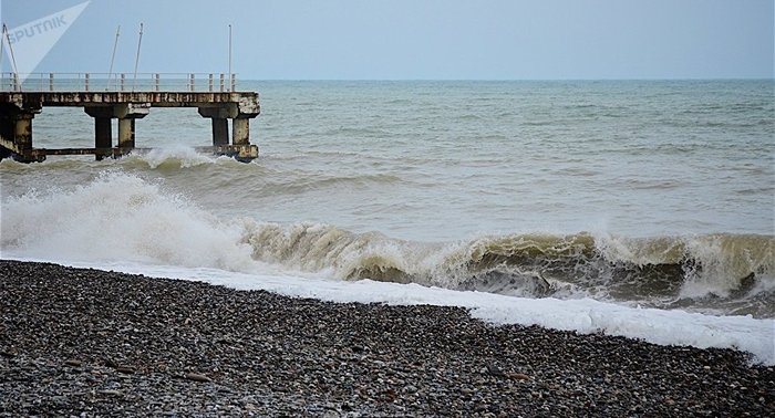 Good thing they didn't come out! - Sea, Video, Mat, Storm, Ship