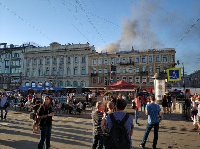 Мде. Встретились два поста - ТЦ Невский Пассаж, Пожар, Санкт-Петербург