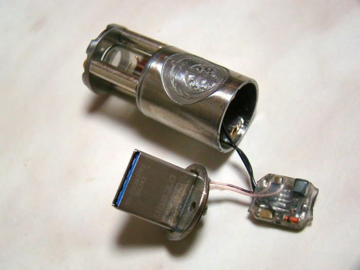 Ôëåøêà "Fallout: Brotherhood of Steel" USB, Ôëåøêè, Fallout, Äëèííîïîñò