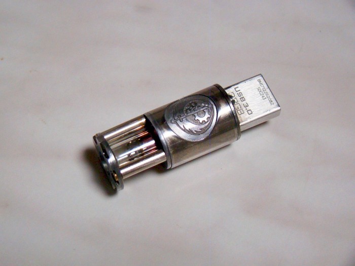 Ôëåøêà "Fallout: Brotherhood of Steel" USB, Ôëåøêè, Fallout, Äëèííîïîñò