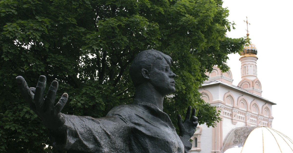 Памятник Сергею Есенину в Рязани | Пикабу