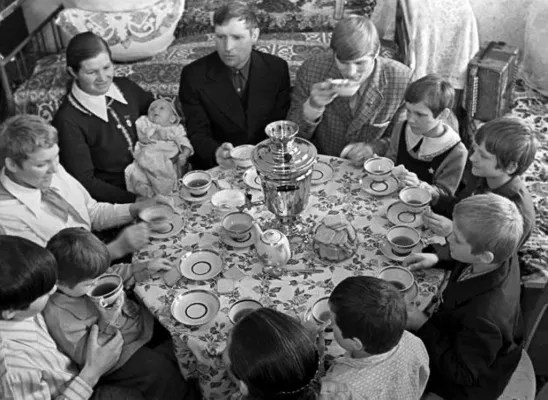 Family game in cities in the USSR. Do you remember? - Wordplay, Town, Old photo, the USSR, Family, friendship, Magnitogorsk, Magnitogorsk history club