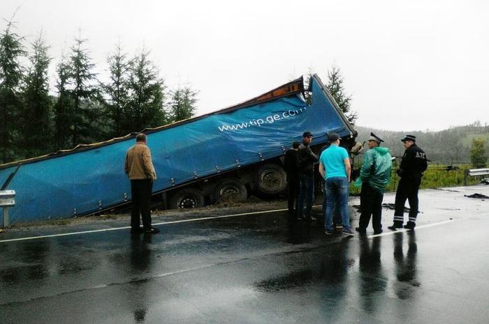 Novosibirsk trucker waited a week for help in Transbaikalia after an accident - Truckers, , Longpost