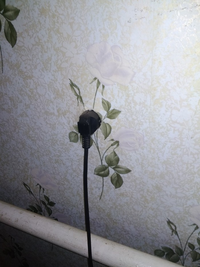 Saw at a friend's house - The photo, Power socket, Game