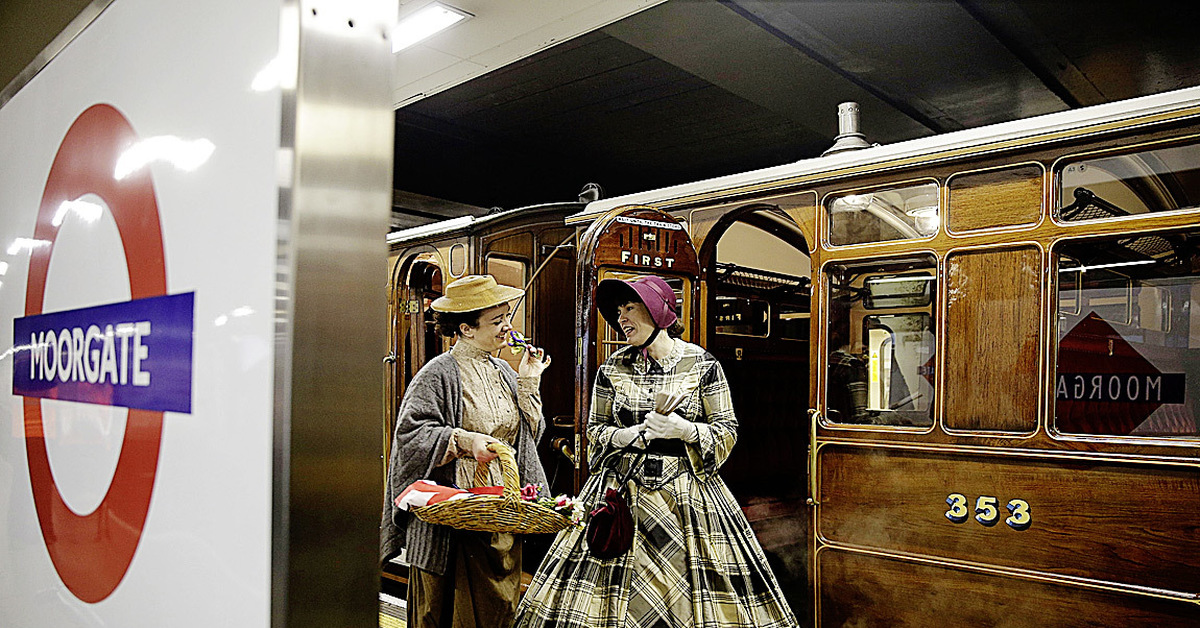 Открытие первого метрополитена. Метро в Лондоне 1863. Лондон в 19 веке метрополитен. Метро Лондона 19 век. Первое метро Лондон 1863 год.