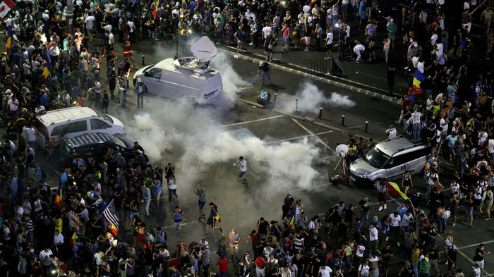 More than 250 people have already been injured in anti-government protests in Romania - Protest, Romania