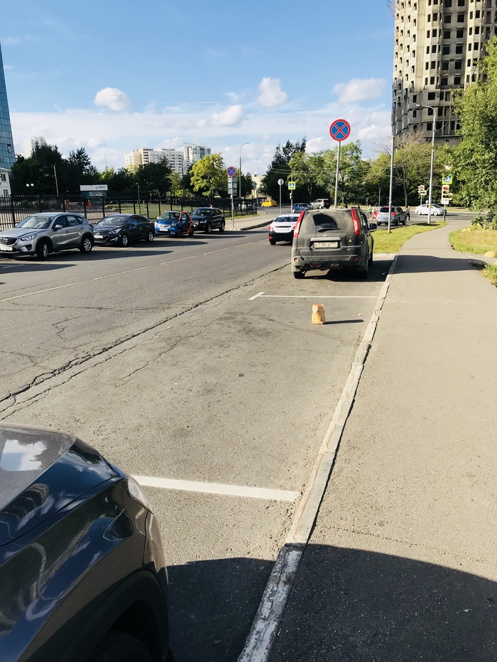 Holy parking place is never empty - My, Road, Auto, Parking, Moscow, Longpost