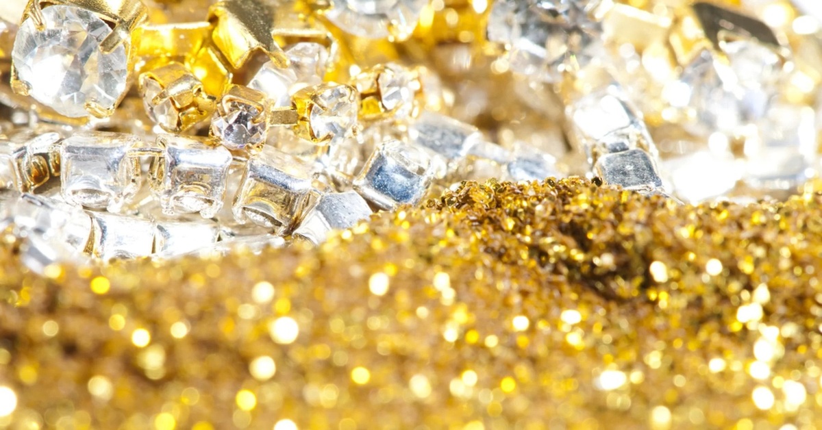 Блеск золота в домашних условиях. Diamond-Gold (Диамант золотой) стекло. Россыпь золота. Золото бриллианты богатство. Россыпь драгоценных камней.