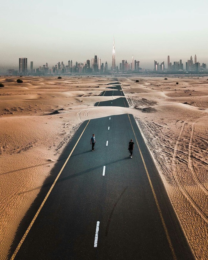 Трасса в плену песка. Пустыня, Дубай, Интересное, Красота, Фотография